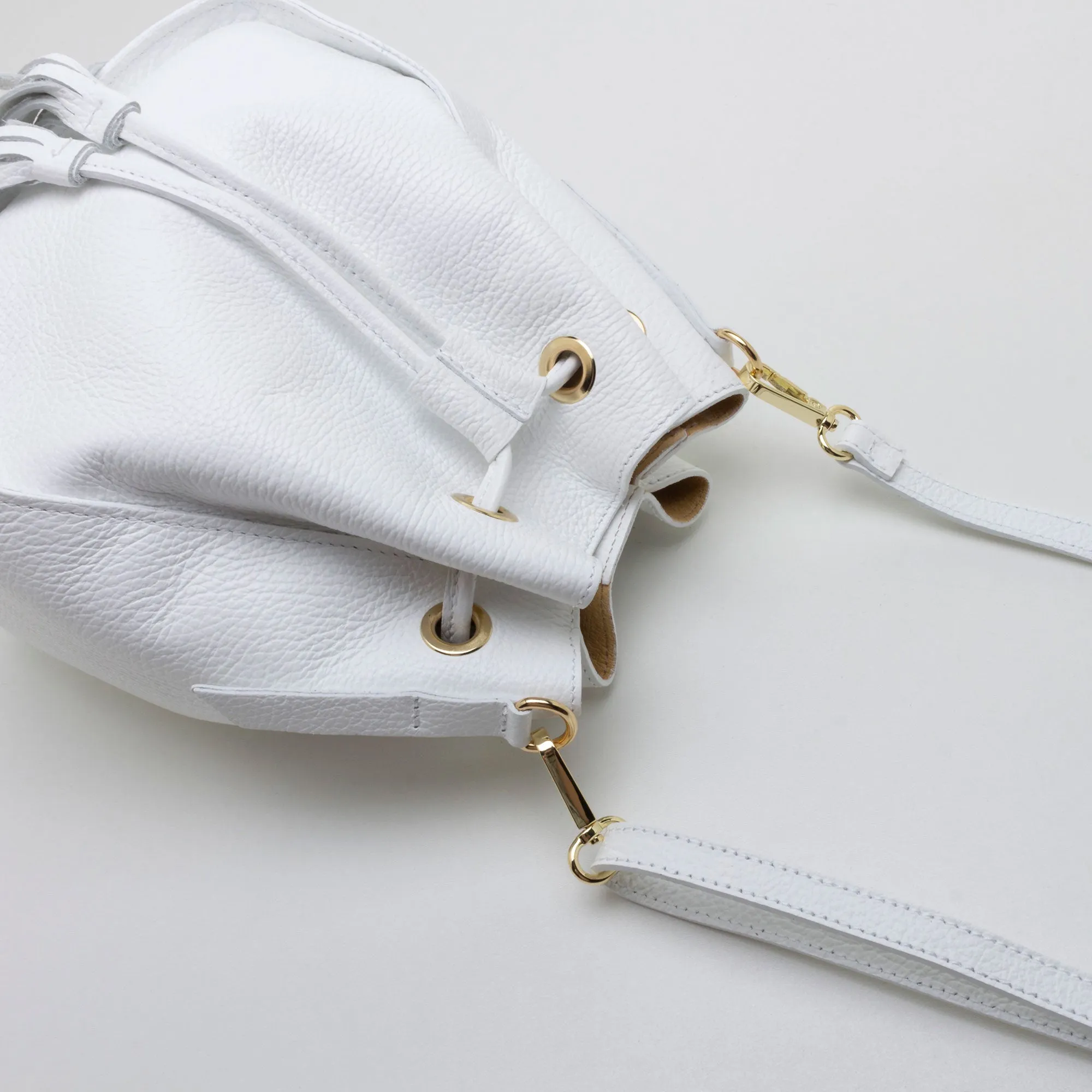 BUCKET BAG