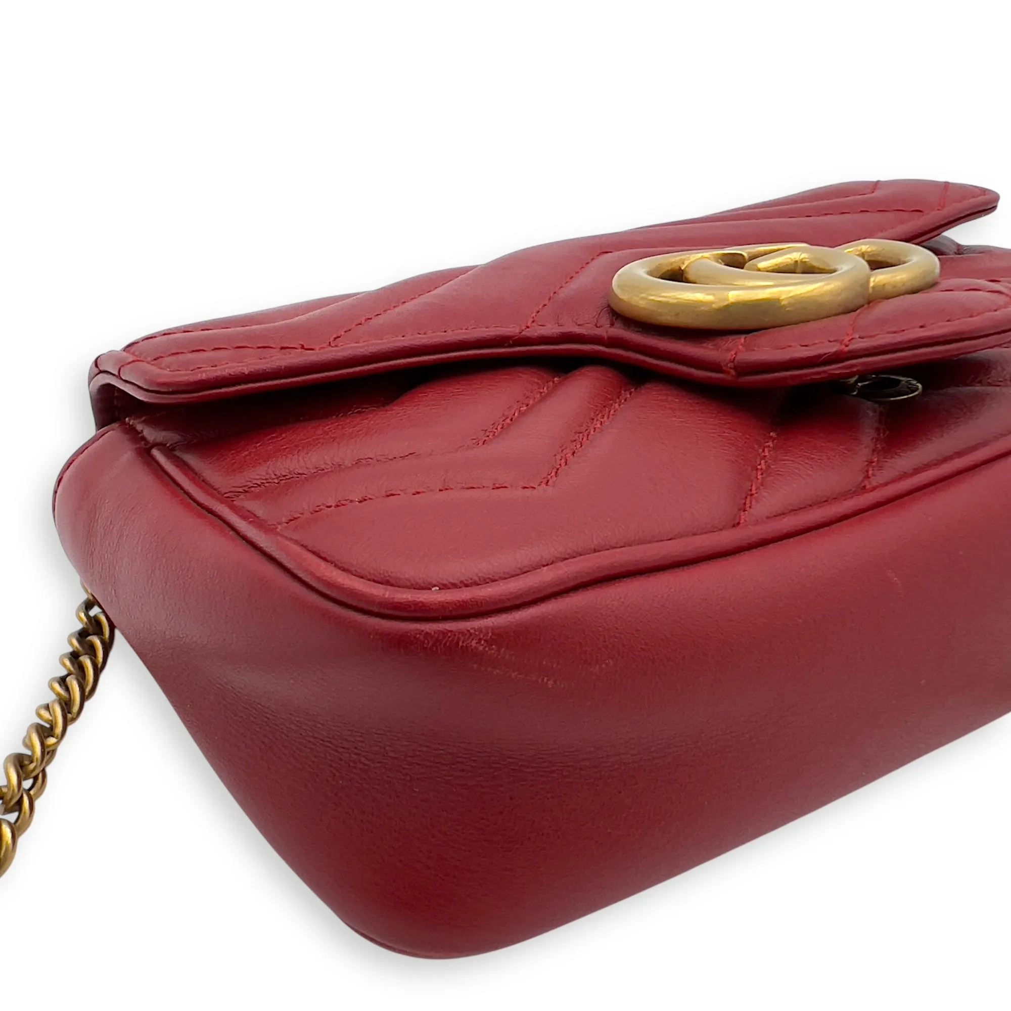 GG Marmont Crossbody Bag Mini Red in Calfskin, Gold hardware