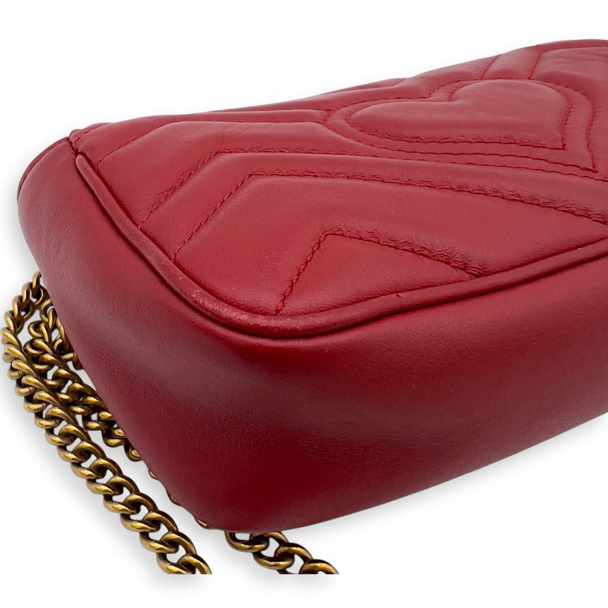 GG Marmont Crossbody Bag Mini Red in Calfskin, Gold hardware