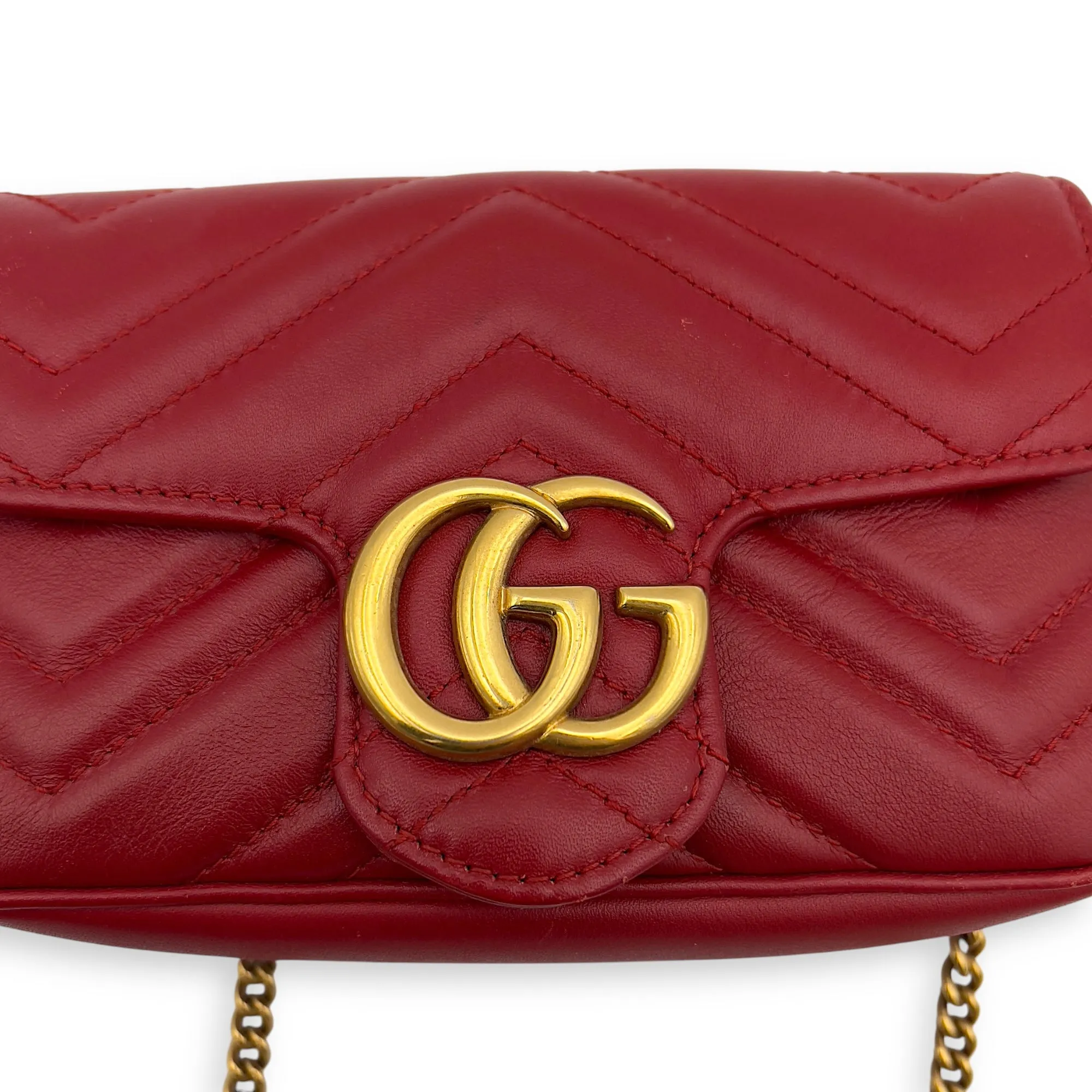 GG Marmont Crossbody Bag Mini Red in Calfskin, Gold hardware
