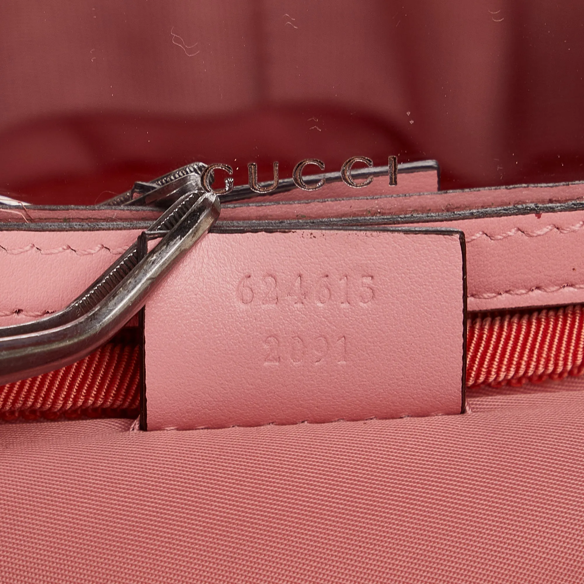 GUCCI GG Marmont Matelasse Vanity Bag