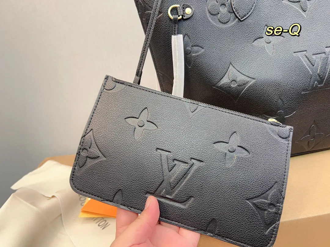 LB770 Neverfull MM / 12.2 x 11 x 5.5 inches