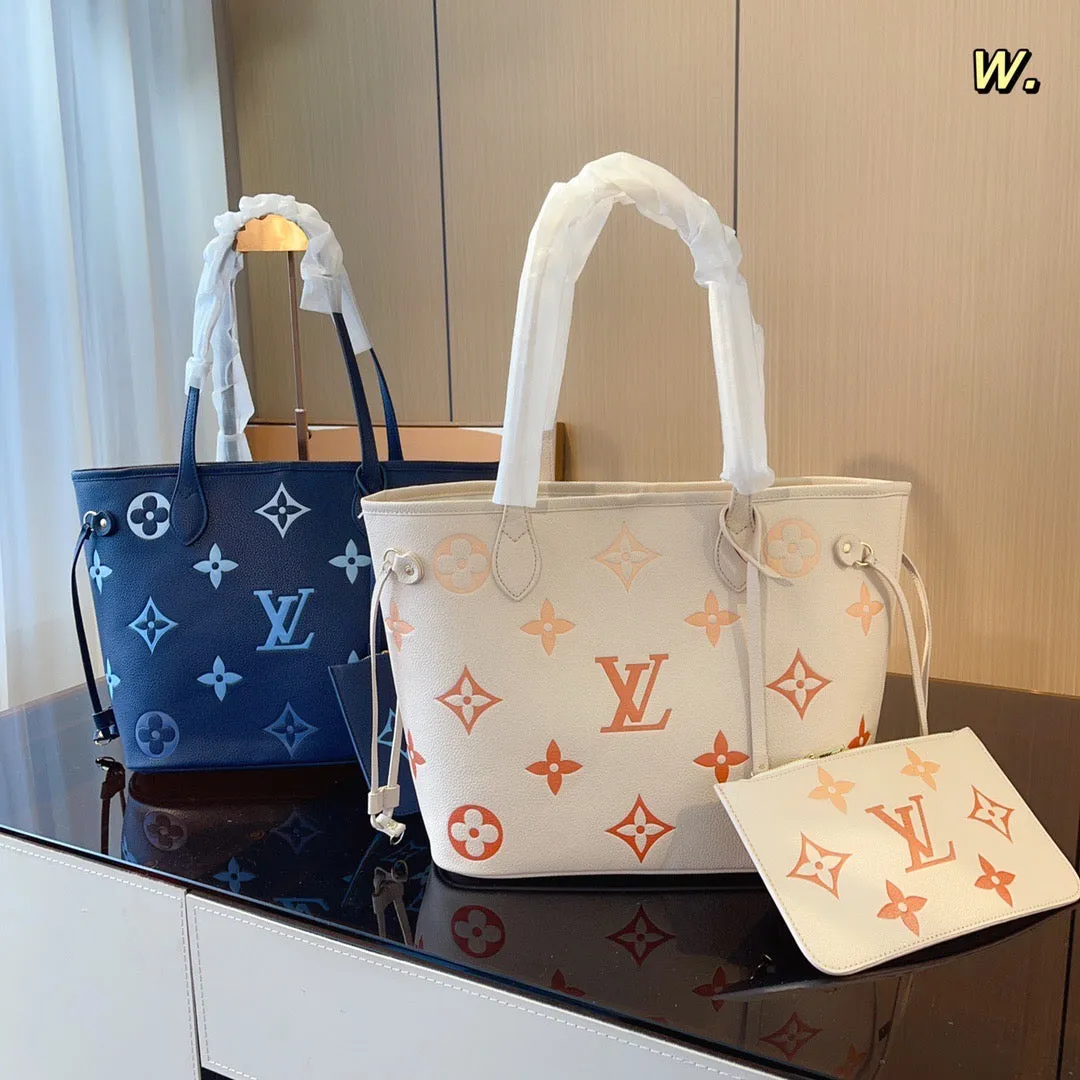 LB812 Neverfull MM / 12.2 x 11 x 5.5 inches