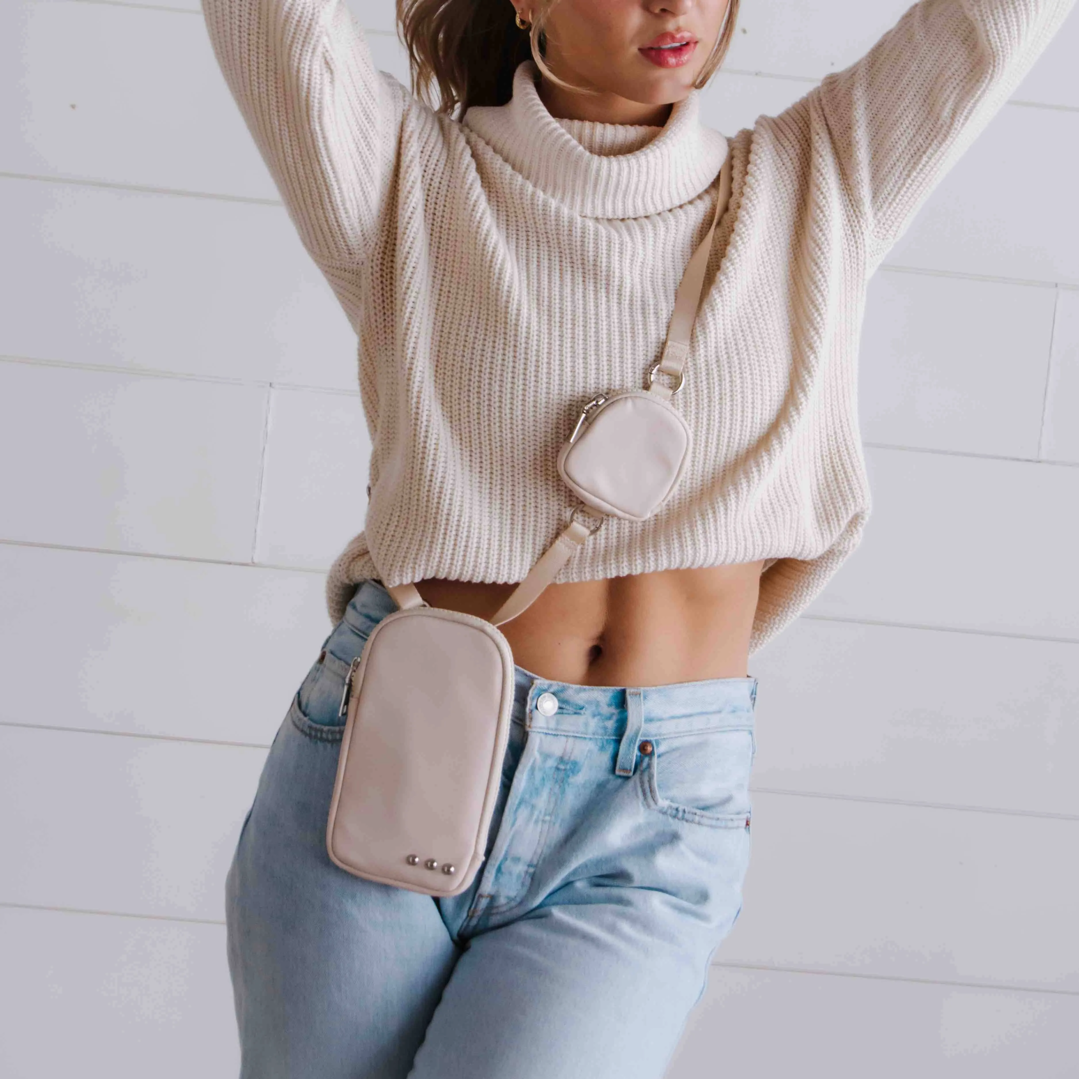 Nessa Nylon Crossbody Phone Bag (Black)